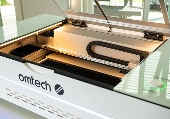 Frustriert von unscharfen Lasergravuren? Lassen Sie uns das mit OMTech beheben